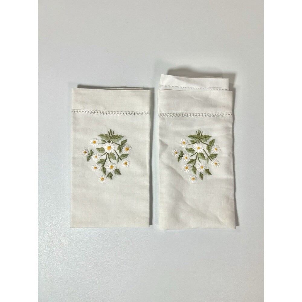 2 White Linen Cotton Hemstitched Napkins Embroidered With Daisy Flower Bouquet